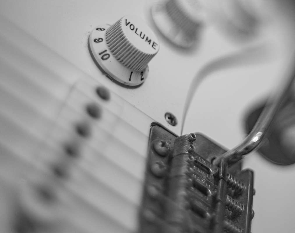 Adjusting Stratocaster String Height