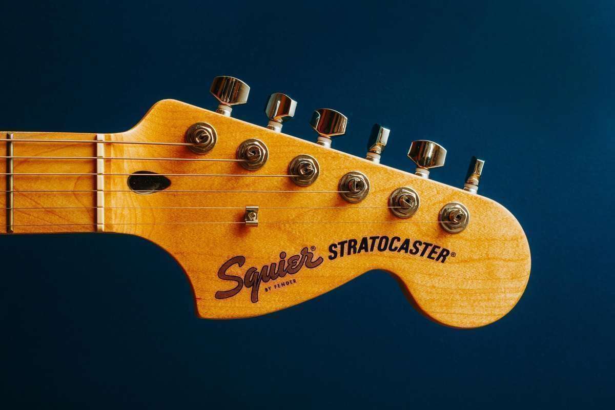 featured image thumbnail for post Best Strings for Yamaha Guitars: Pacifica, FG800 & More (2026)