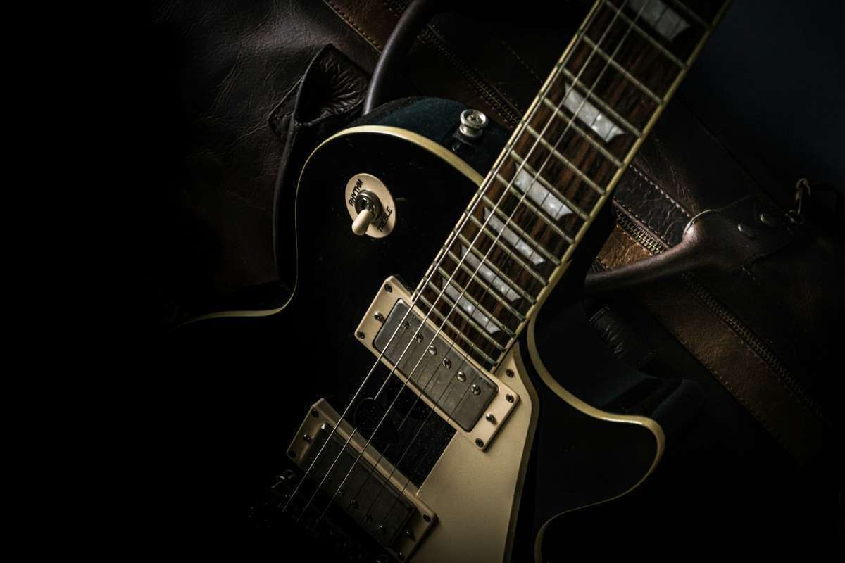 featured image thumbnail for post Gibson Guitar Hub: Les Paul, SG, Epiphone