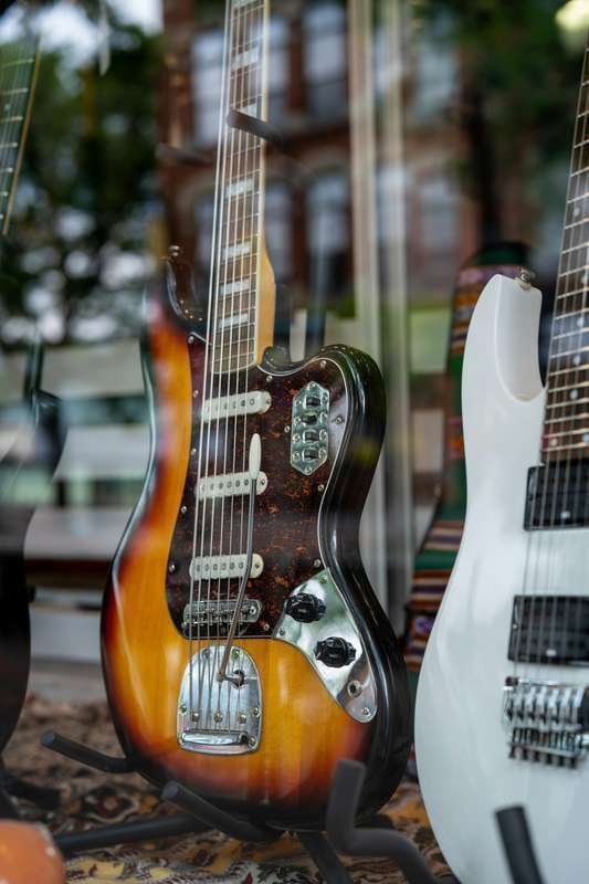 featured image thumbnail for post Ultimate Fender Mustang Setup Guide